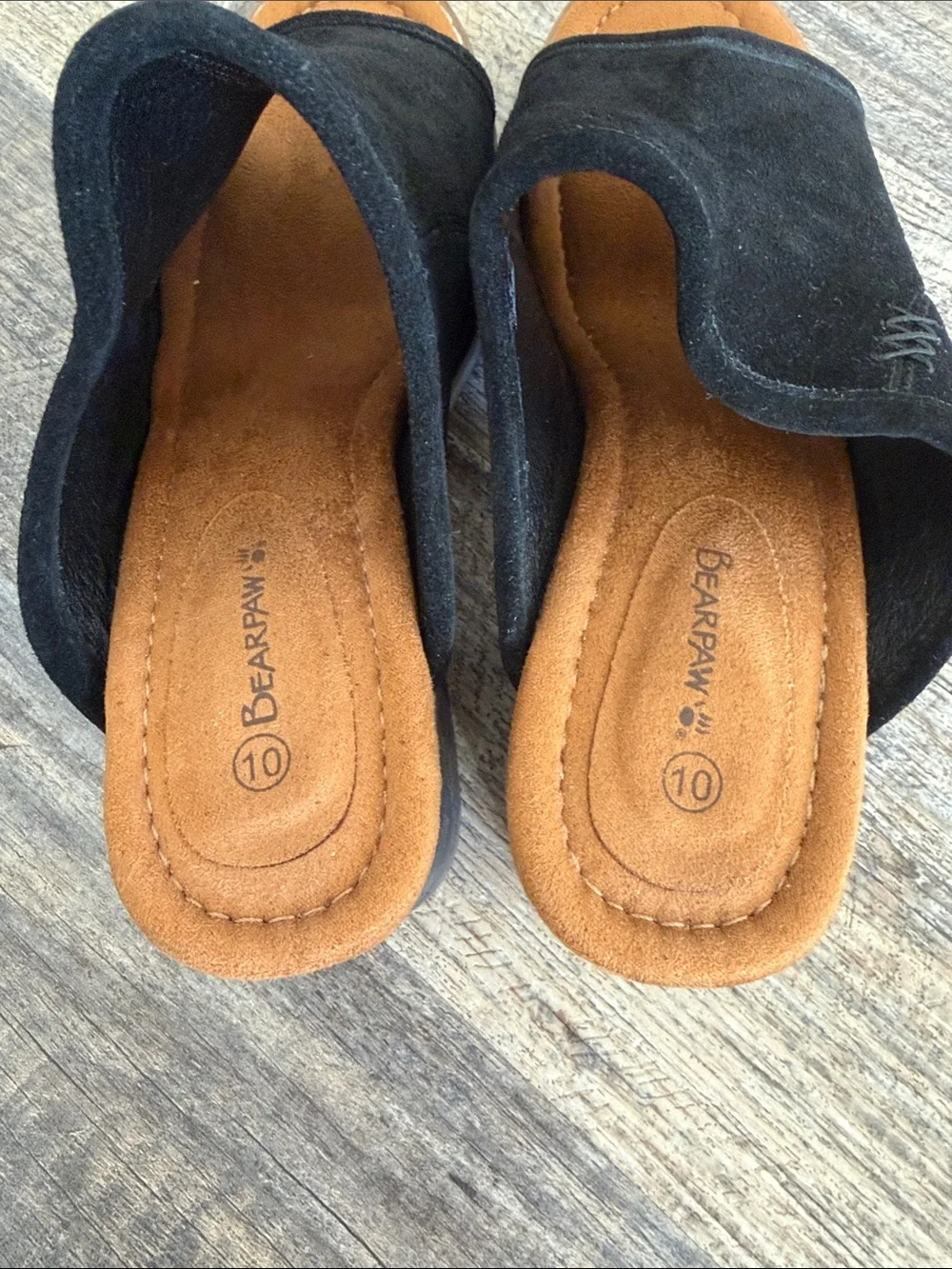 Bearpaw size 10M Edina Black Suede Wood Grain Stacked Heel Open Toe Comfort